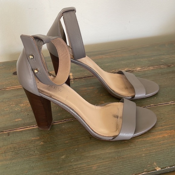 J. Crew Lanie Taupe Leather Heels Size 8.5 - Picture 3 of 9